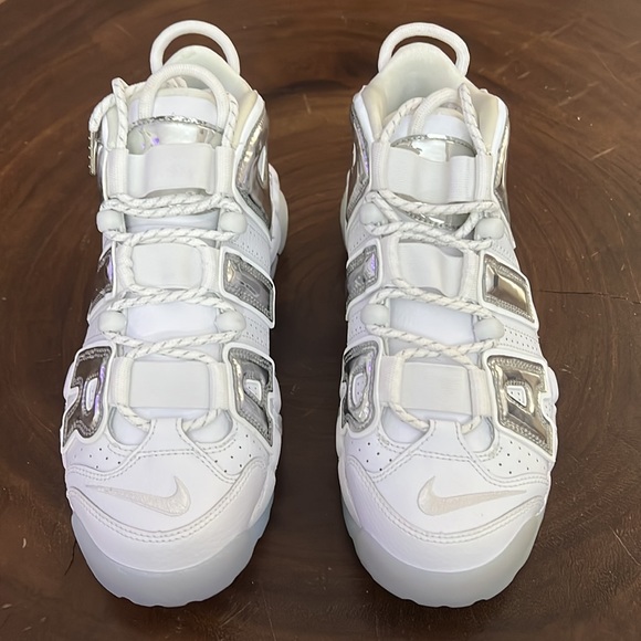 W Nike Air More Uptempo (limited edition) collectors - Picture 2 of 15